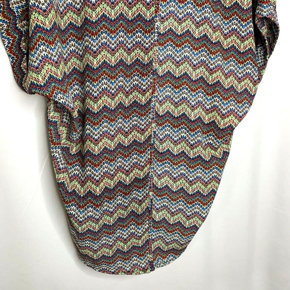 LUSH Womens Blouse Top Size Small Abstract V Neck Tunic Length Blue Cream Red - Picture 8 of 8